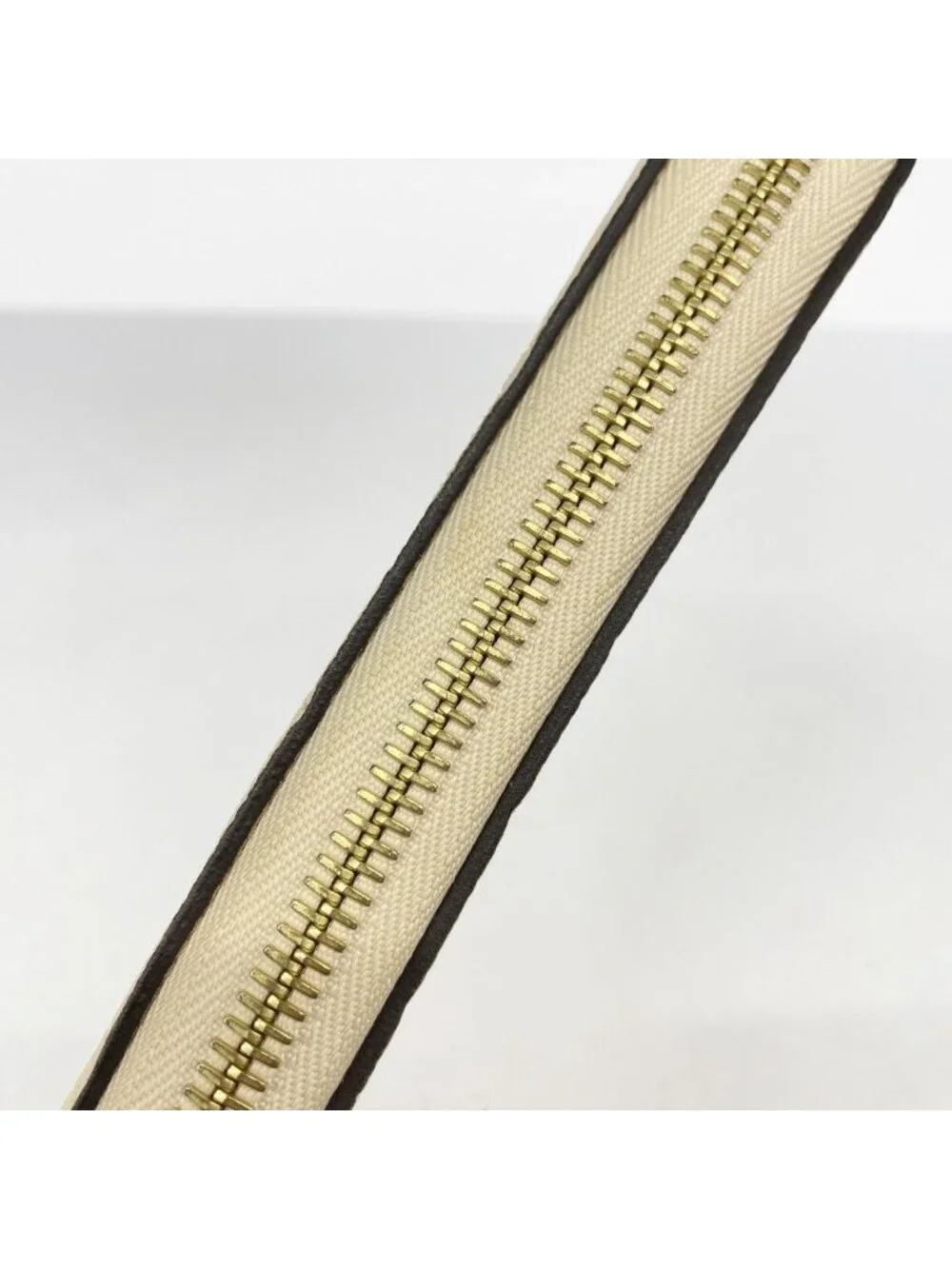 Louis Vuitton Wallet Monogram Empreinte Zippy Cream